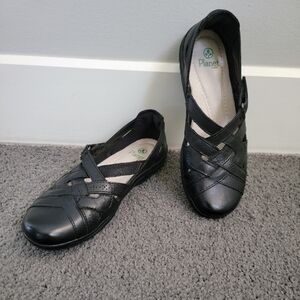 Women's loafer size 7M